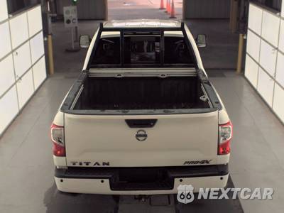 2017 Nissan TITAN PRO-4X Crew Cab Short Bed - zdjęcie 5 z 27 - miniatura
