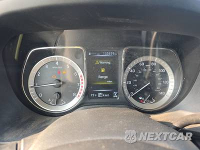 2017 Nissan TITAN PRO-4X Crew Cab Short Bed - zdjęcie 12 z 27 - miniatura