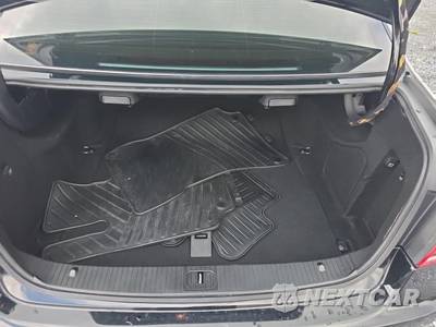 2015 Mercedes-Benz E 250 BlueTEC 4MATIC Sedan - zdjęcie 19 z 25 - miniatura