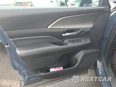 2025 Toyota Grand Highlander XLE - zdjęcie 9 z 34 - miniatura