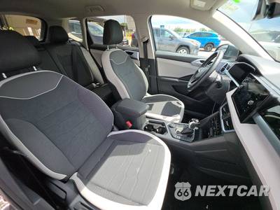 2025 Volkswagen Taos SE - zdjęcie 8 z 24 - miniatura