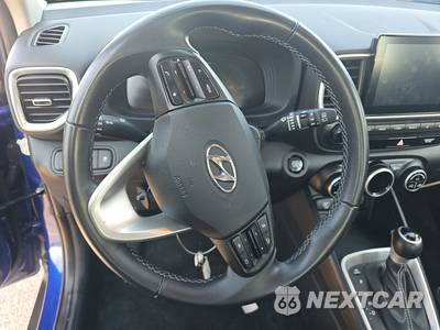 2025 Hyundai Venue SEL - zdjęcie 10 z 27 - miniatura