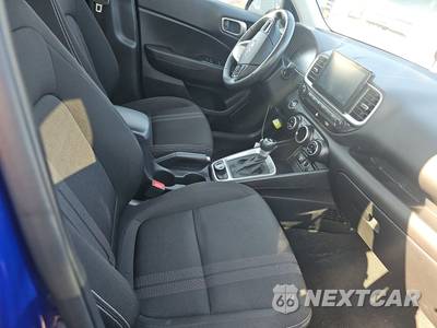 2025 Hyundai Venue SEL - zdjęcie 8 z 27 - miniatura