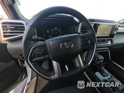 2025 Toyota Sequoia SR5 - zdjęcie 10 z 31 - miniatura