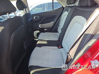 2025 Hyundai Venue SEL - zdjęcie 13 z 27 - miniatura