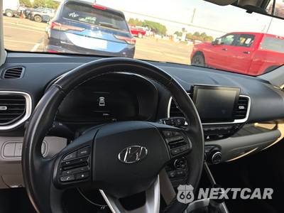 2025 Hyundai Venue SEL - zdjęcie 11 z 27 - miniatura
