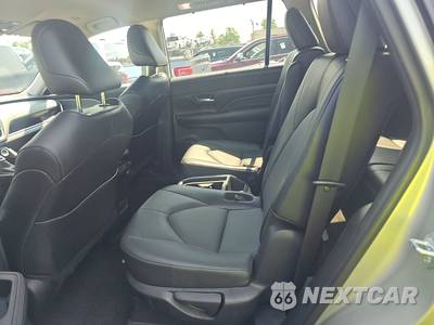2025 Toyota Grand Highlander XLE - zdjęcie 13 z 29 - miniatura