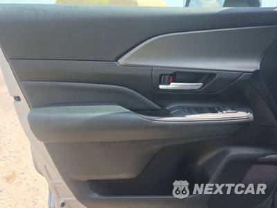 2025 Toyota Grand Highlander XLE - zdjęcie 9 z 26 - miniatura