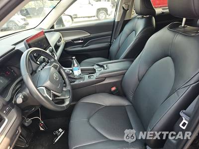 2025 Toyota Grand Highlander XLE - zdjęcie 7 z 23 - miniatura