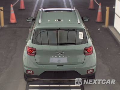 2025 Hyundai Venue SEL - zdjęcie 5 z 20 - miniatura