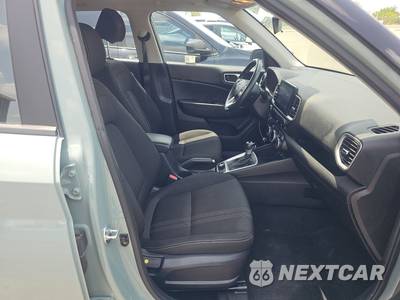 2025 Hyundai Venue SEL - zdjęcie 8 z 20 - miniatura