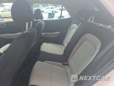 2025 Hyundai Venue SEL - zdjęcie 13 z 20 - miniatura