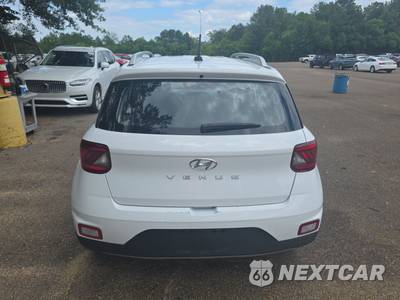 2025 Hyundai Venue SEL - zdjęcie 5 z 20 - miniatura