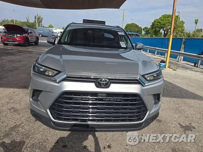 2025 Toyota Grand Highlander XLE - zdjęcie 2 z 25 - miniatura