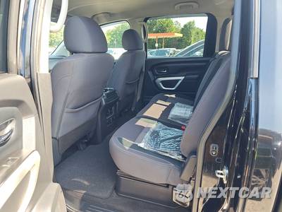 2024 Nissan TITAN XD SV Crew Cab Medium Bed - zdjęcie 13 z 45 - miniatura