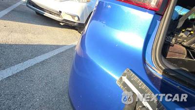 2012 Volkswagen Golf R w/Sunroof & Navigation - zdjęcie 187 z 237 - miniatura