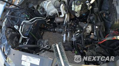 2012 Volkswagen Golf R w/Sunroof & Navigation - zdjęcie 176 z 237 - miniatura