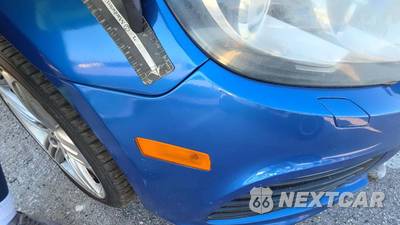 2012 Volkswagen Golf R w/Sunroof & Navigation - zdjęcie 40 z 237 - miniatura