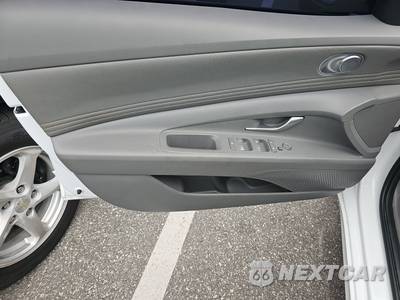 2025 Hyundai Elantra SEL Sport - zdjęcie 9 z 33 - miniatura