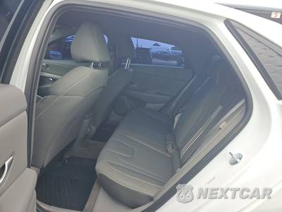 2025 Hyundai Elantra SEL Sport - zdjęcie 13 z 33 - miniatura