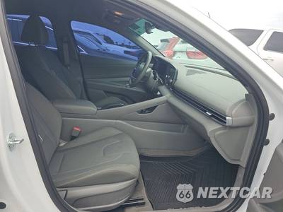 2025 Hyundai Elantra SEL Sport - zdjęcie 8 z 33 - miniatura