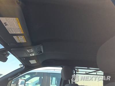 2023 Nissan TITAN SV Crew Cab Short Bed - zdjęcie 14 z 33 - miniatura
