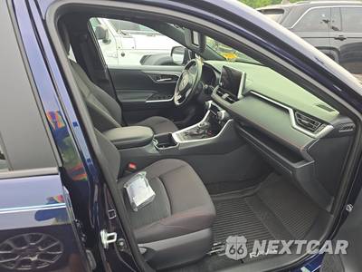 2023 Toyota RAV4 Prime SE - zdjęcie 8 z 24 - miniatura