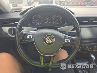 2020 Volkswagen Passat 2.0T SE - zdjęcie 10 z 25 - miniatura