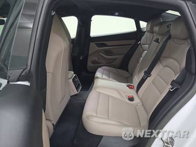 2023 Porsche Taycan - zdjęcie 13 z 26 - miniatura