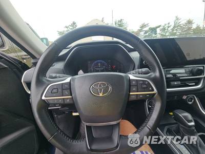 2024 Toyota Grand Highlander Limited - zdjęcie 10 z 24 - miniatura