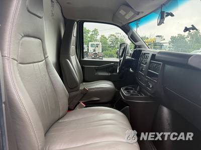 2018 Chevrolet Express 3500 Cutaway 1WT DRW - zdjęcie 18 z 23 - miniatura