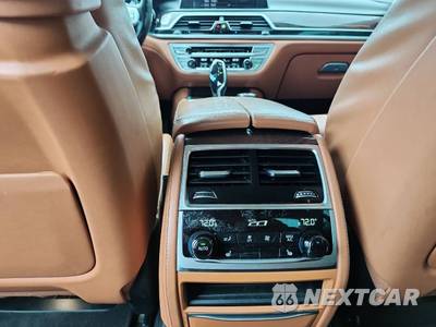 2016 BMW 7 Series Sedan 750i xDrive - zdjęcie 50 z 50 - miniatura