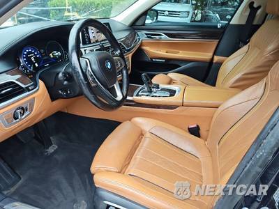2016 BMW 7 Series Sedan 750i xDrive - zdjęcie 30 z 50 - miniatura