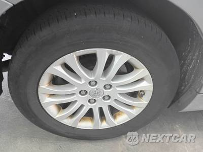 2015 Toyota Sienna XLE 8-Passenger 119.3" WB - zdjęcie 38 z 40 - miniatura