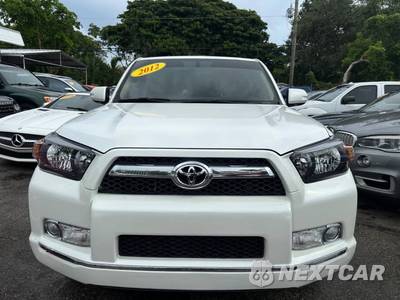 2012 Toyota 4Runner SR5 - zdjęcie 1 z 20 - miniatura