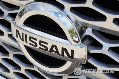 2017 Nissan TITAN SL Crew Cab Short Bed - zdjęcie 3 z 50 - miniatura