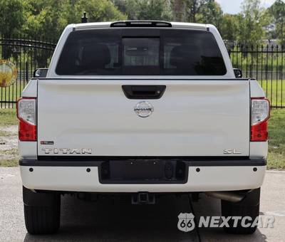 2017 Nissan TITAN SL Crew Cab Short Bed - zdjęcie 19 z 50 - miniatura