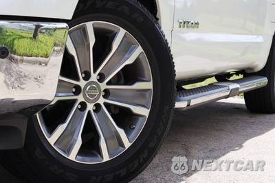 2017 Nissan TITAN SL Crew Cab Short Bed - zdjęcie 12 z 50 - miniatura