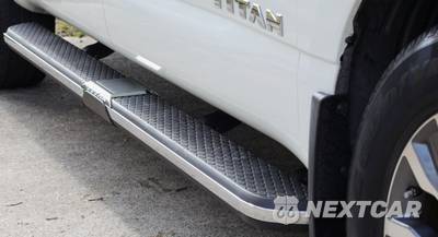 2017 Nissan TITAN SL Crew Cab Short Bed - zdjęcie 8 z 50 - miniatura