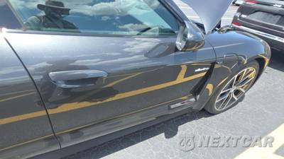 2025 Porsche Taycan - zdjęcie 29 z 31 - miniatura