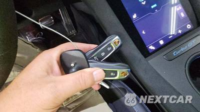 2025 Porsche Taycan Turbo GT - zdjęcie 19 z 30 - miniatura