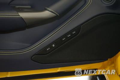 2022 Ferrari F8 Spider Convertible - zdjęcie 24 z 36 - miniatura