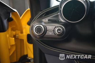 2022 Ferrari F8 Spider Convertible - zdjęcie 28 z 36 - miniatura