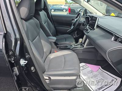 2024 Toyota Corolla Cross XLE - zdjęcie 8 z 20 - miniatura