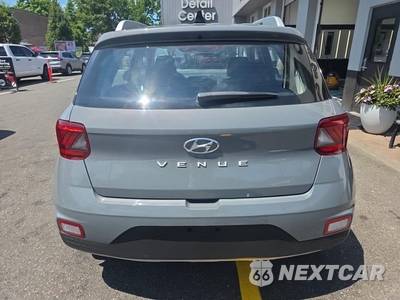 2022 Hyundai Venue SEL - zdjęcie 5 z 18 - miniatura