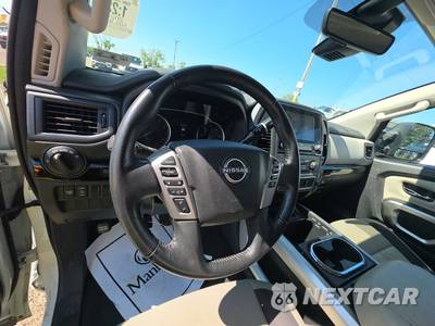 2024 Nissan TITAN SV Crew Cab Short Bed - zdjęcie 11 z 29 - miniatura