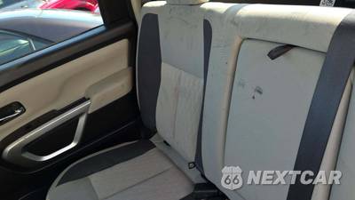 2024 Nissan TITAN SV Crew Cab Short Bed - zdjęcie 25 z 29 - miniatura