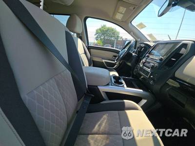 2024 Nissan TITAN SV Crew Cab Short Bed - zdjęcie 8 z 29 - miniatura