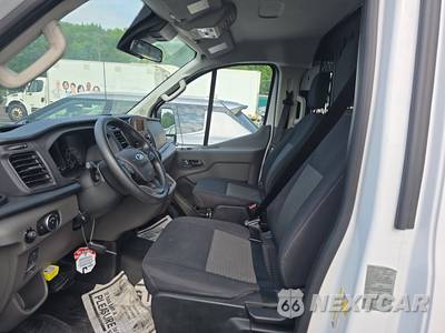 2025 Ford Transit 250 Cargo Van Low Roof 130.0" WB - zdjęcie 7 z 33 - miniatura