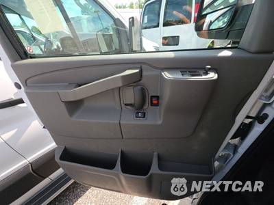 2025 Chevrolet Express 2500 Cargo Van 1WT 135.0" WB - zdjęcie 9 z 18 - miniatura